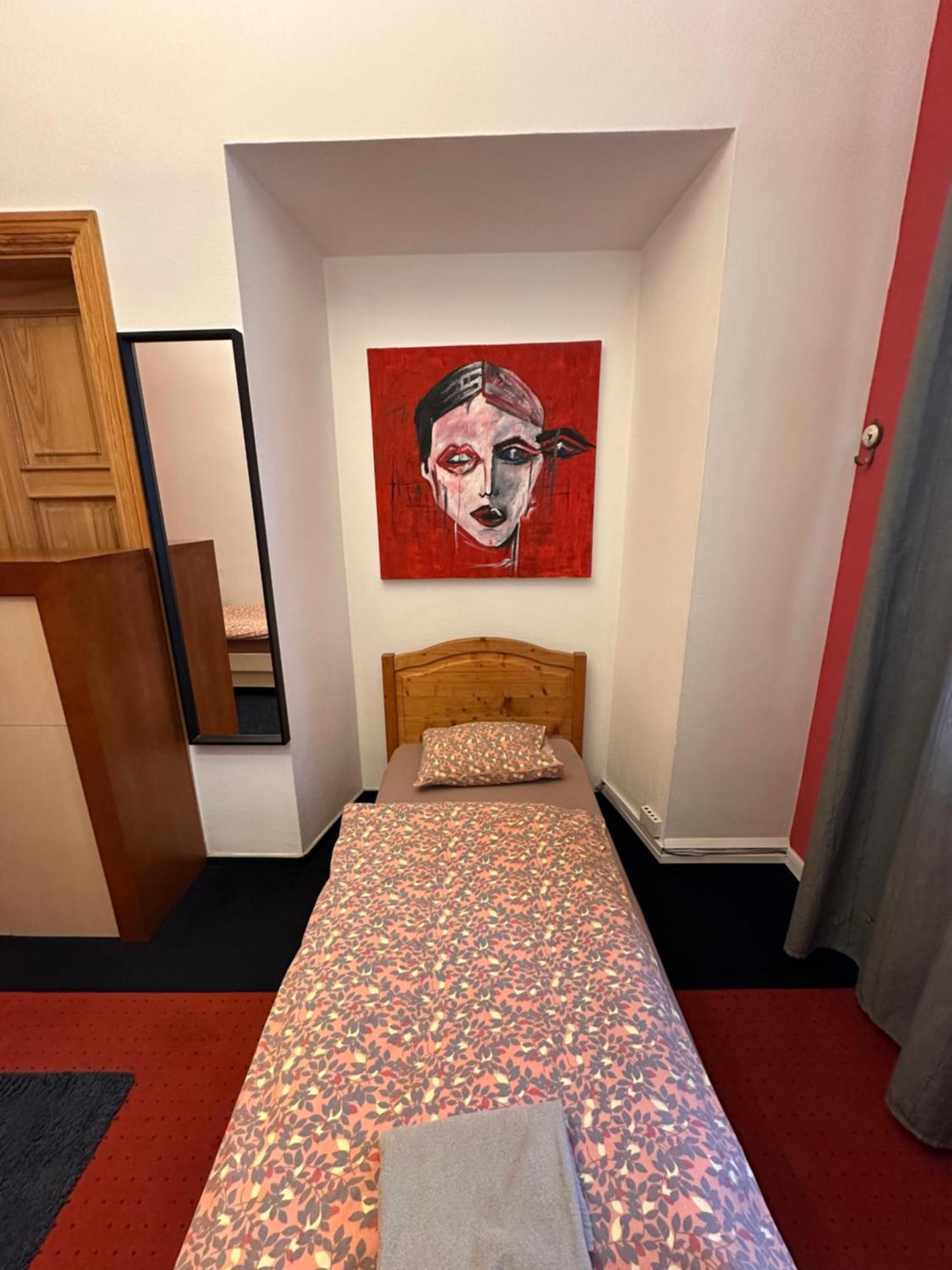 25 Hours Hostel VNO Eksteriør bilde